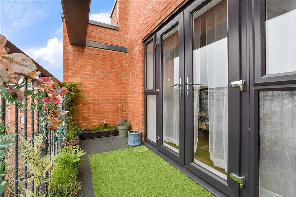 Property photo 3 of 9 Balcony / Terrace