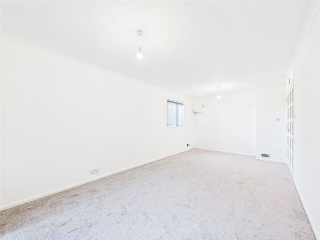 Property photo 2 of 15 Picture No. 19