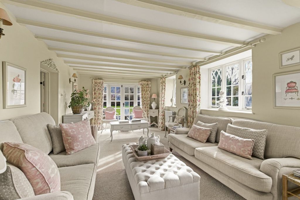 Property photo 2 of 25