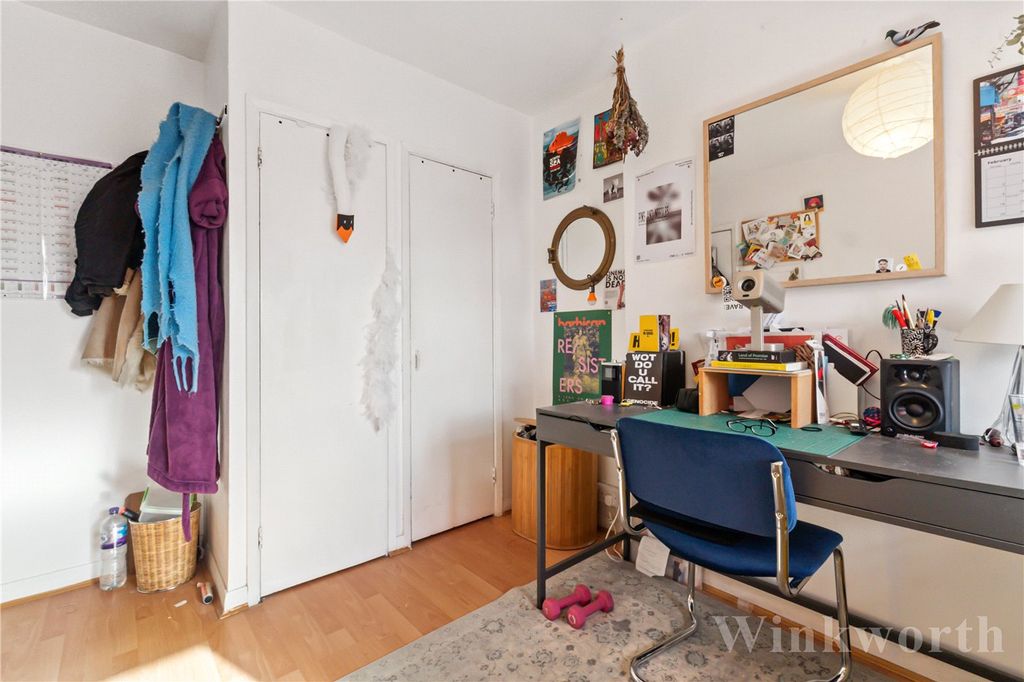 Property photo 2 of 8 Picture No. 22