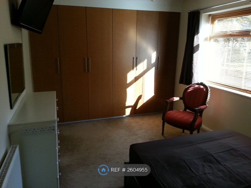 Property photo 2 of 8 Bedroom 1