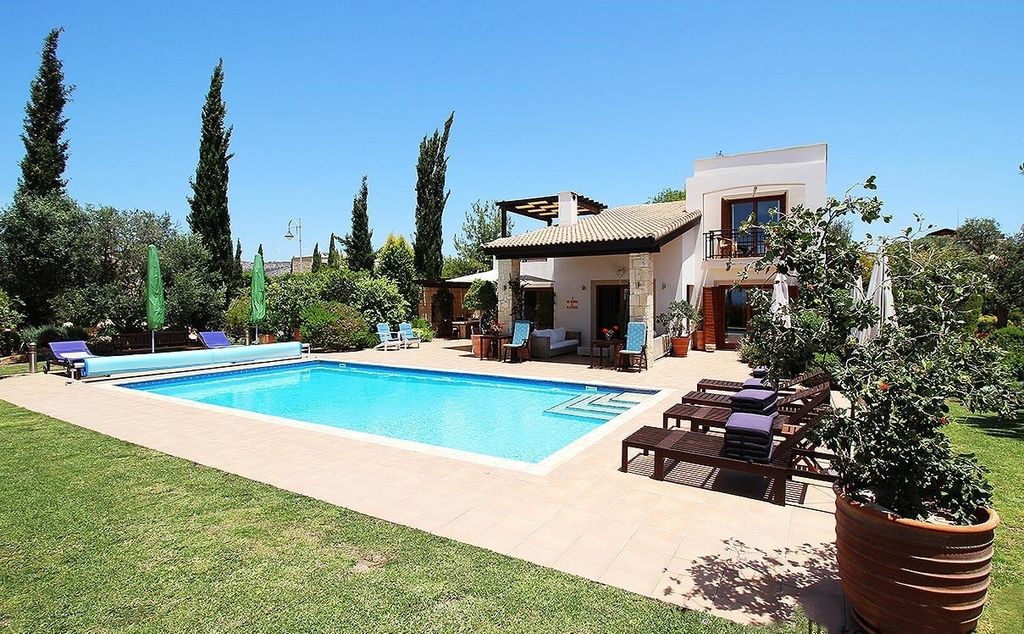 Property photo 1 of 36