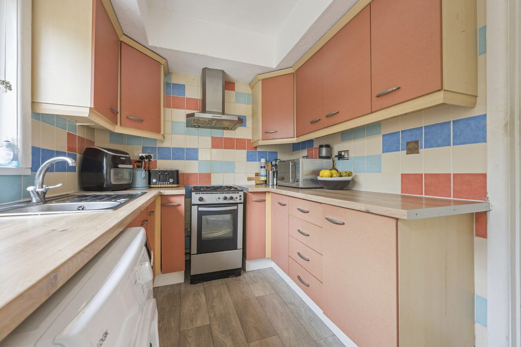 Property photo 2 of 21