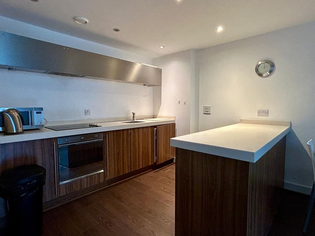 Property photo 3 of 7 Kitchen