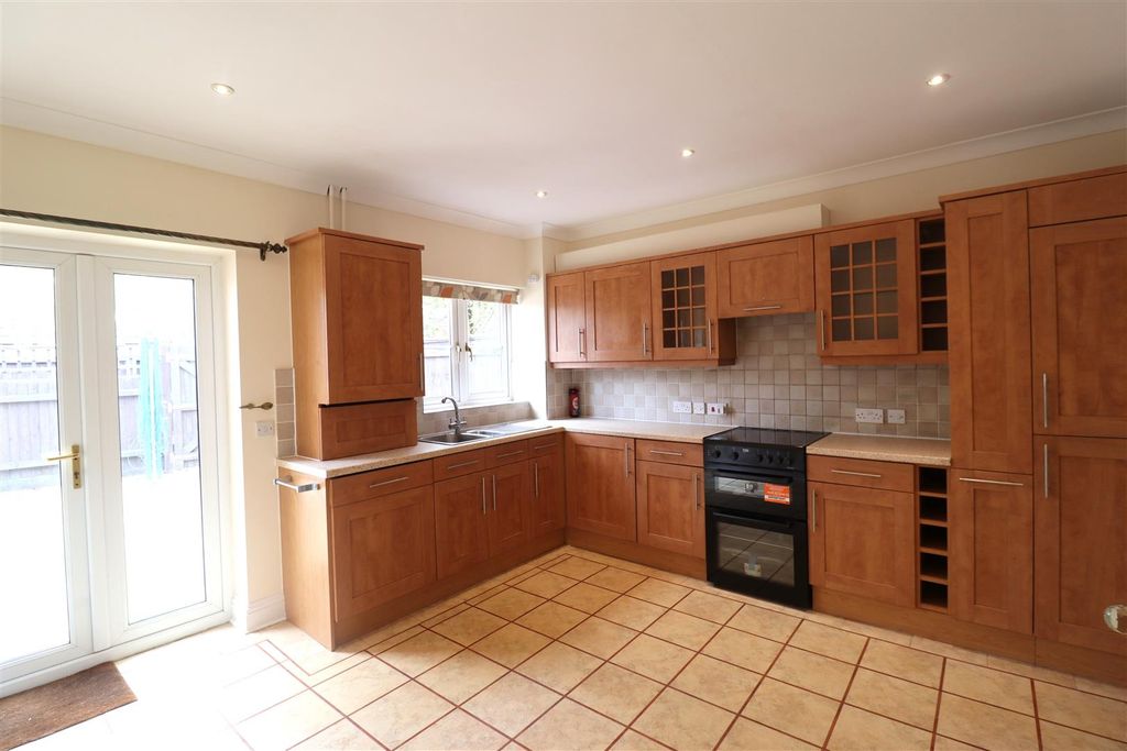 Property photo 2 of 20 Kitchen 2.Jpg