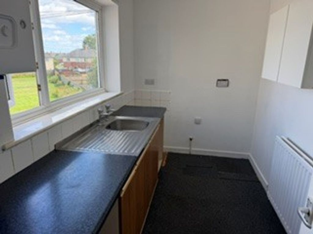 2 bed flat for salePlessey Road, Blyth NE24 photo 4