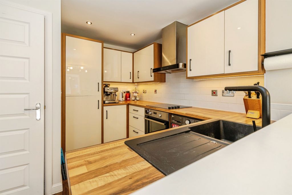 Property photo 3 of 20