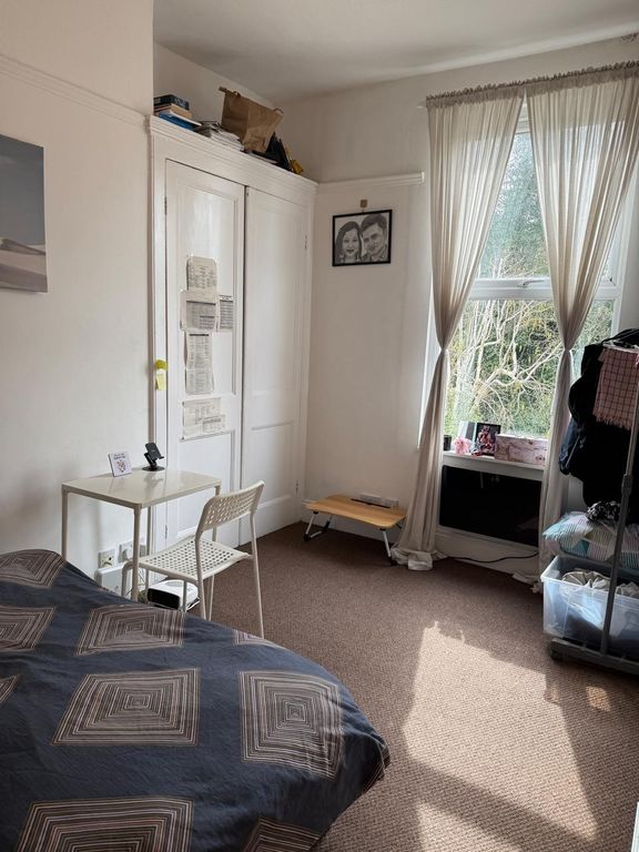 Property photo 3 of 6 Bright Double Bedroom With Ample Storage Space...