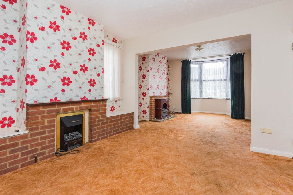 Property photo 2 of 12 Lounge/Dining Room