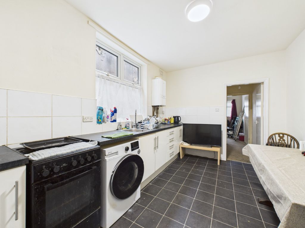 Property photo 3 of 18 4573835