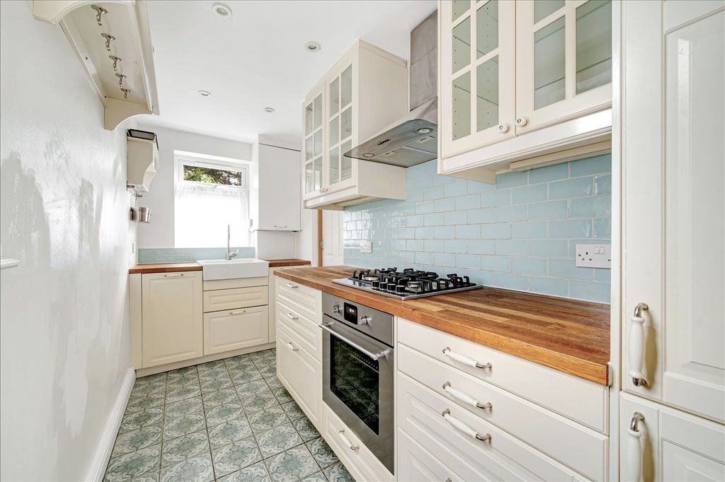 Property photo 3 of 10