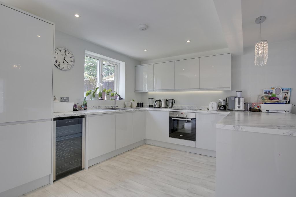 Property photo 3 of 15 Kitchen