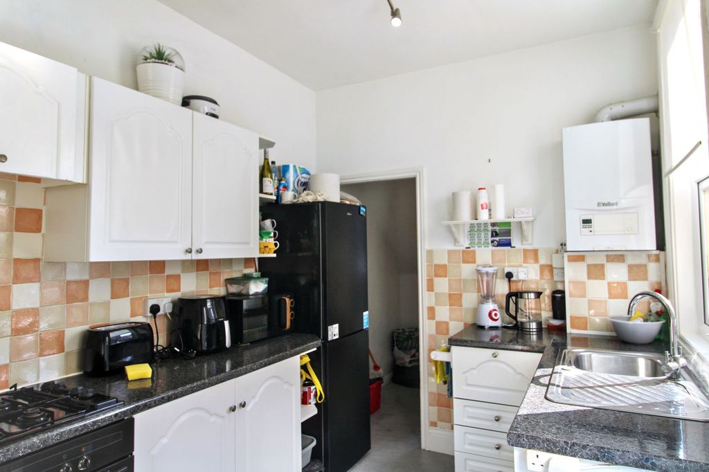 Property photo 3 of 7