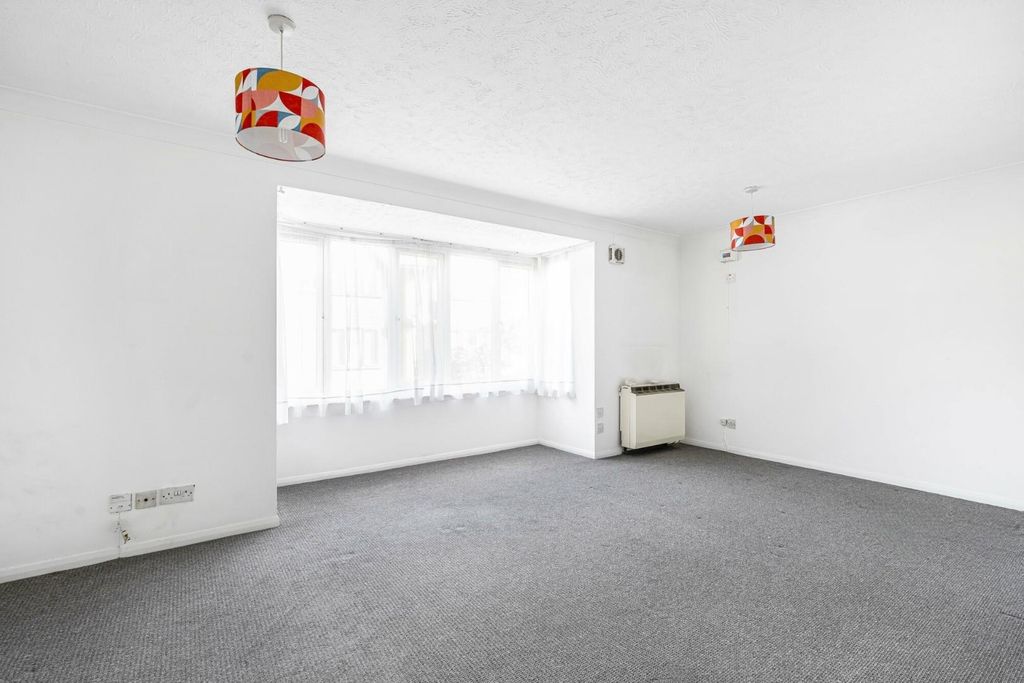 Property photo 2 of 8 13_62780.Jpg