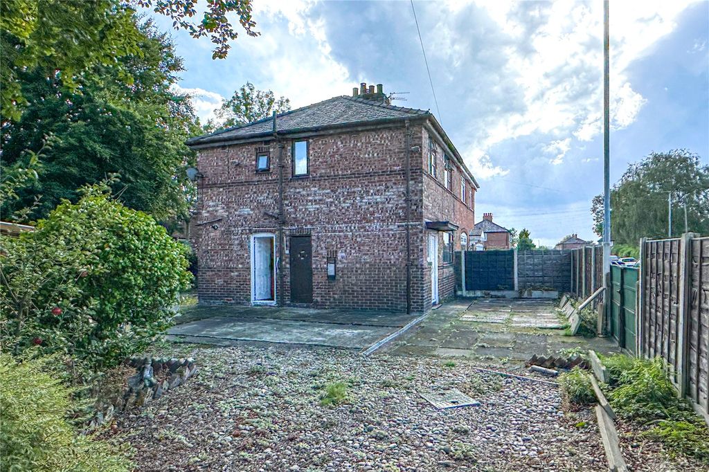 Property photo 1 of 17 External
