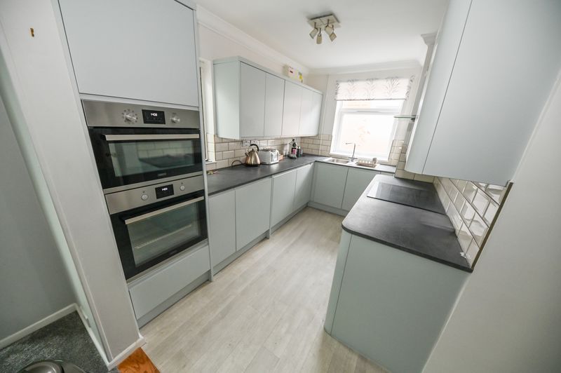 Property photo 1 of 11 Photo 7