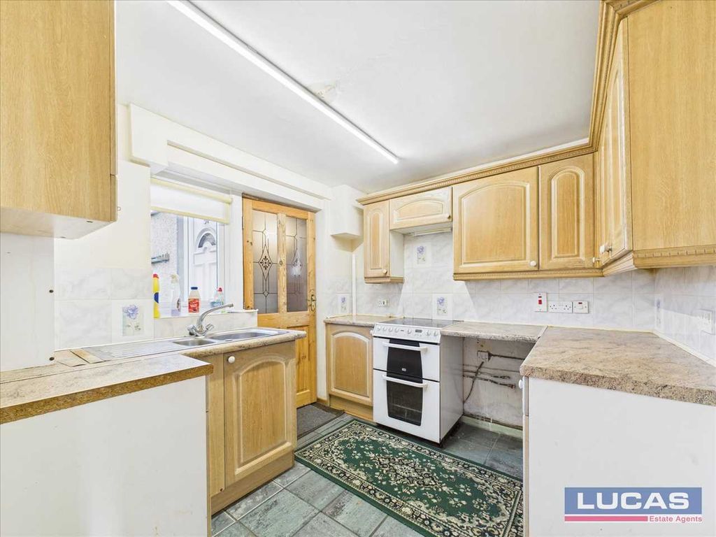 Property photo 3 of 20