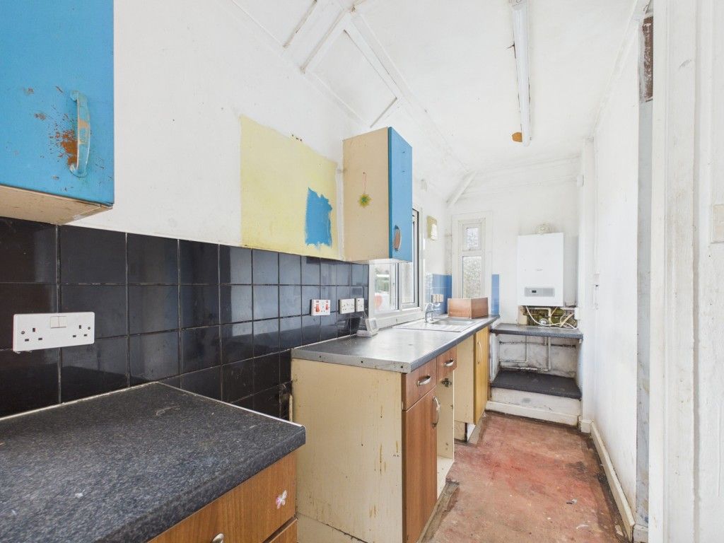 Property photo 3 of 8 Kitchen Galley Area