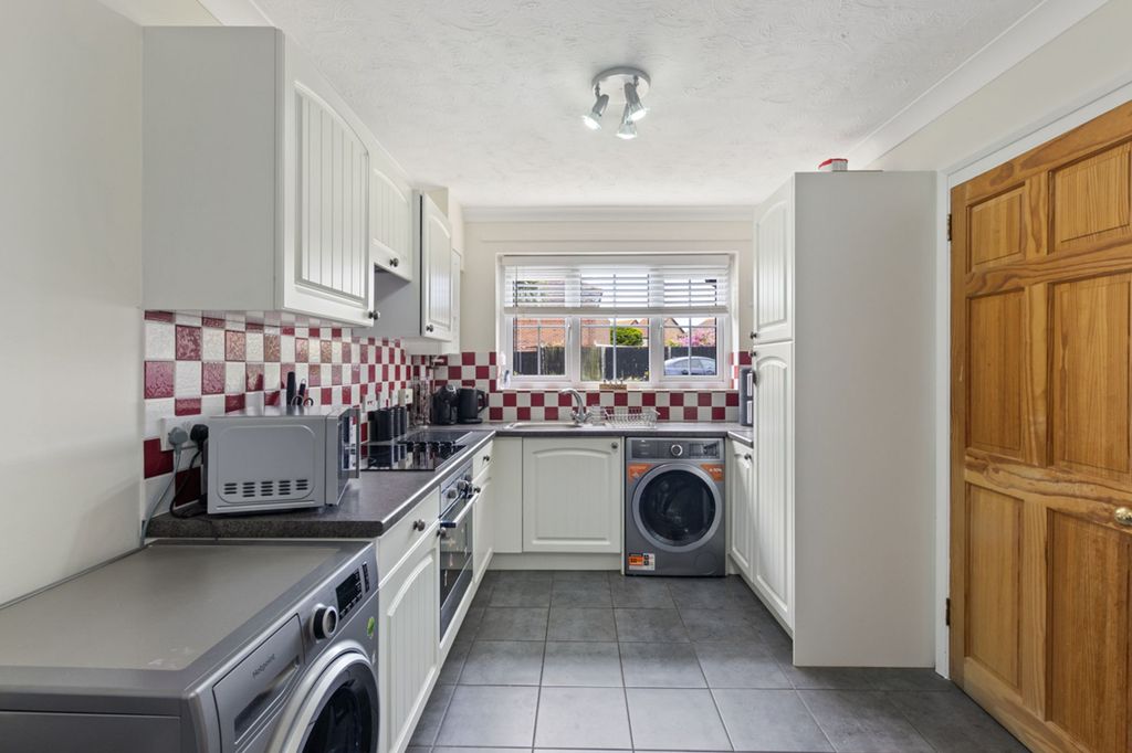 Property photo 3 of 12