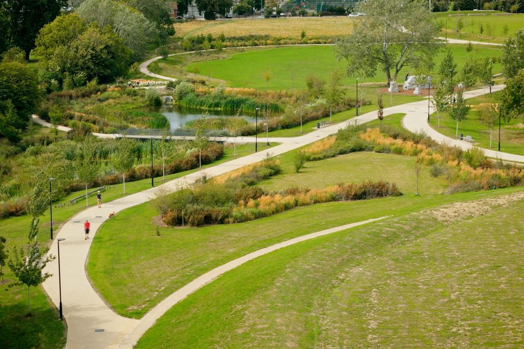 Property photo 3 of 6 Springfield Park