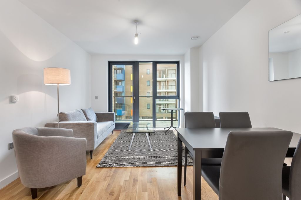 Property photo 3 of 9 Living Area