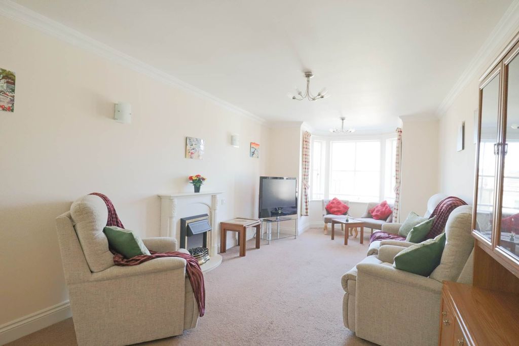 Property photo 3 of 14