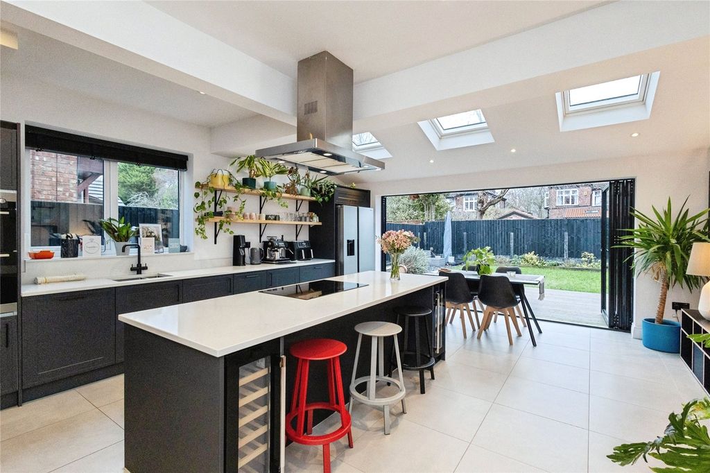 Property photo 2 of 21 Picture No. 27