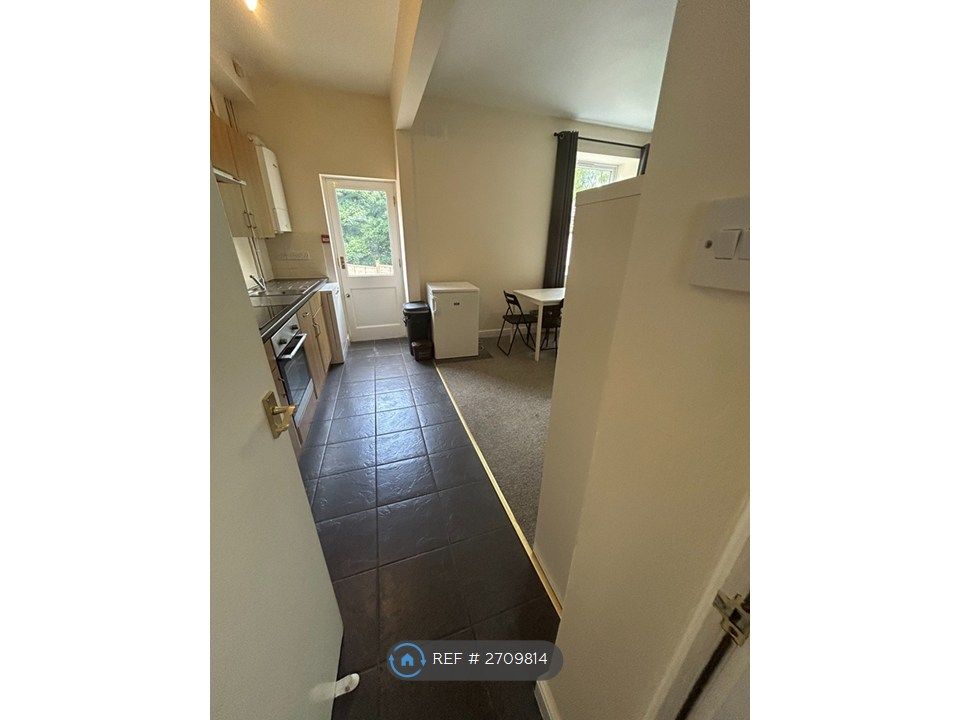 Property photo 3 of 15 Kitchen / Living Room