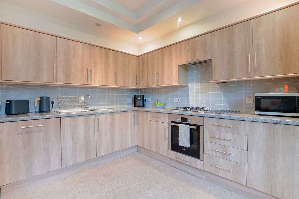 Property photo 3 of 17 Kitchen1