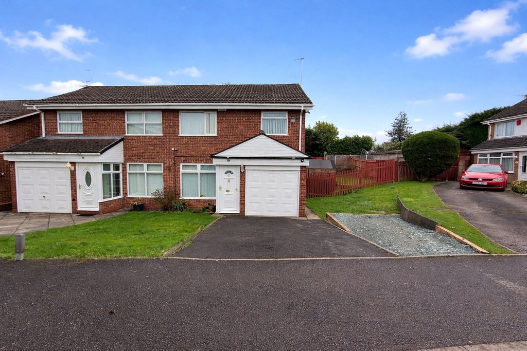 Property photo 2 of 17 Front