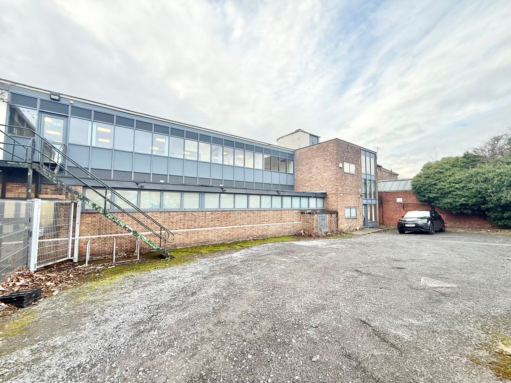 Property photo 2 of 18