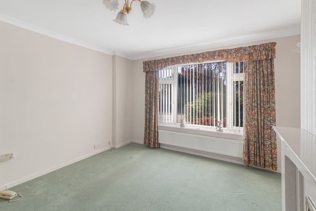 Property photo 3 of 37 Advert-36