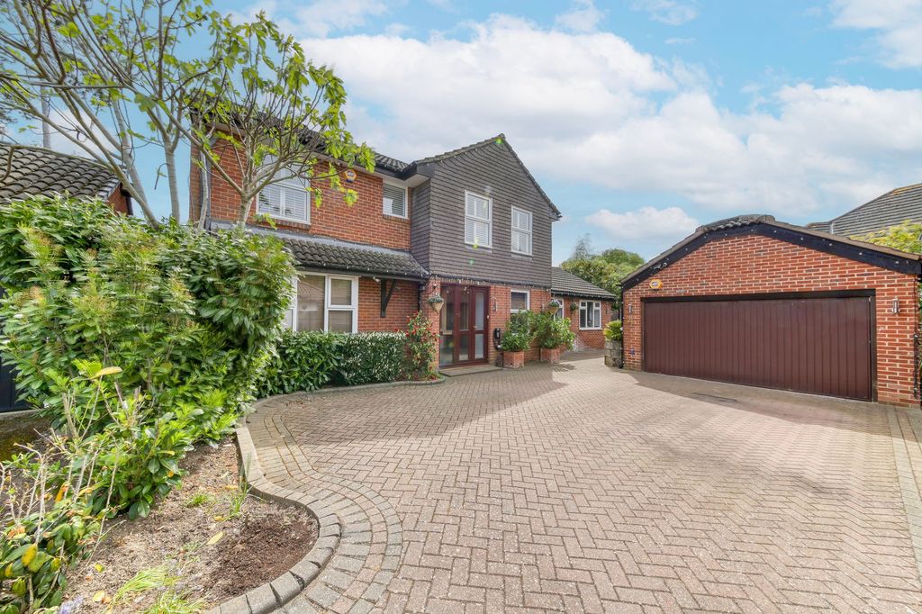 Property photo 1 of 39