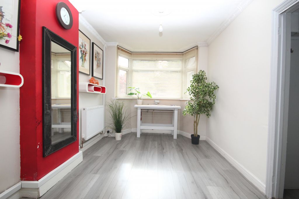 Property photo 3 of 15 Gallery