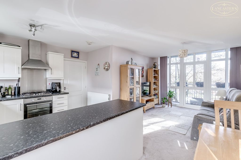 Property photo 1 of 21 Kitchen/Dining/Living Room