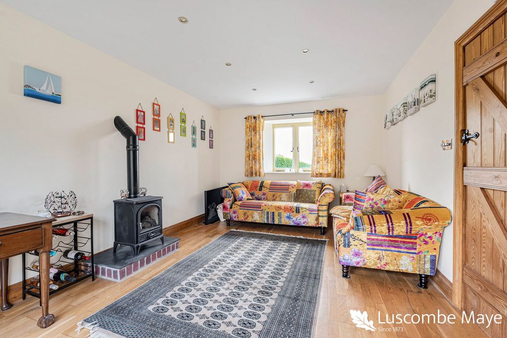 Property photo 3 of 14