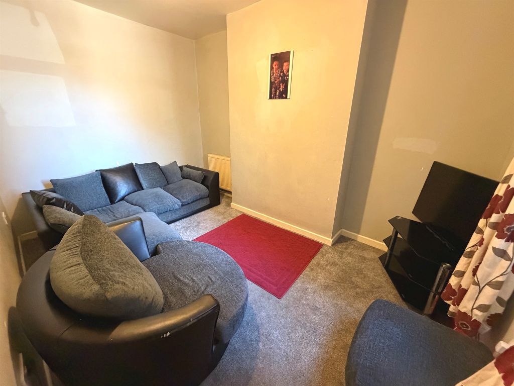 Property photo 2 of 8