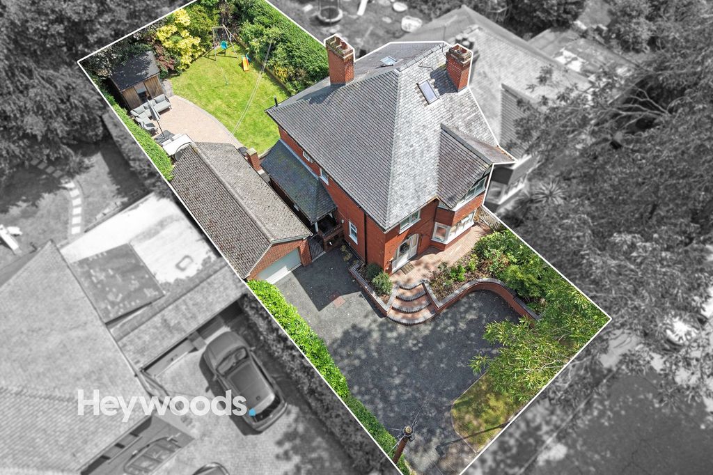 Property photo 2 of 44