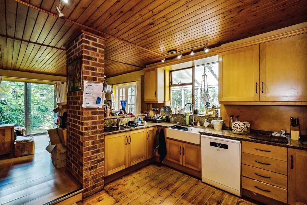 Property photo 2 of 23 Pbox-Img.Jpg