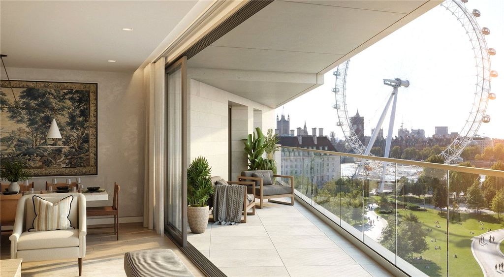 Property photo 3 of 18 Balcony