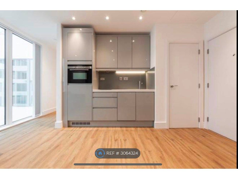 Property photo 2 of 12 Kitchen