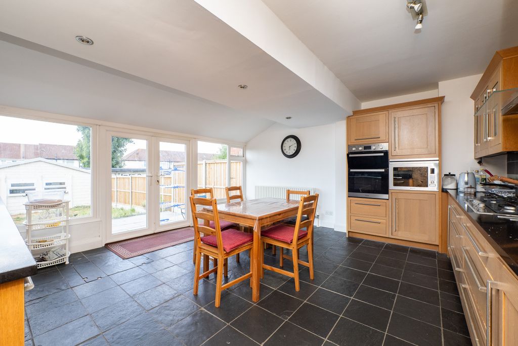 Property photo 2 of 13 Picture No. 05