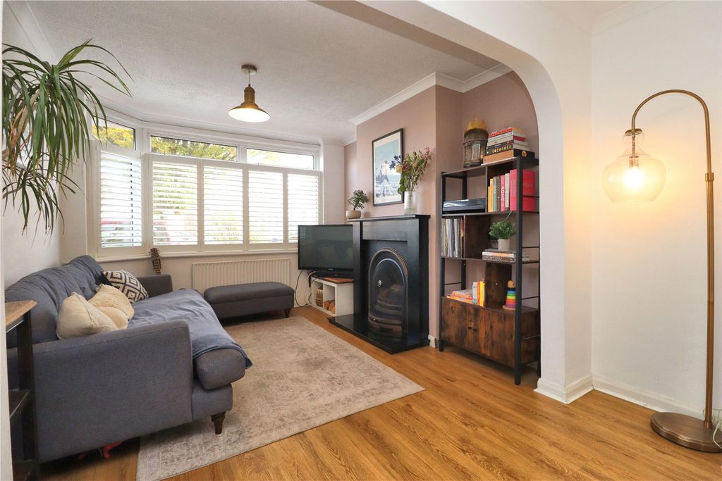 Property photo 2 of 19 Picture No. 35