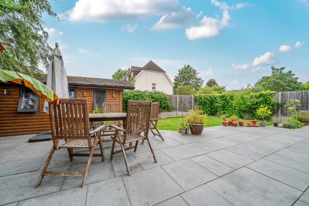 Additional image 16 of 5 bed detached house for saleGravel Road, Farnborough GU14
