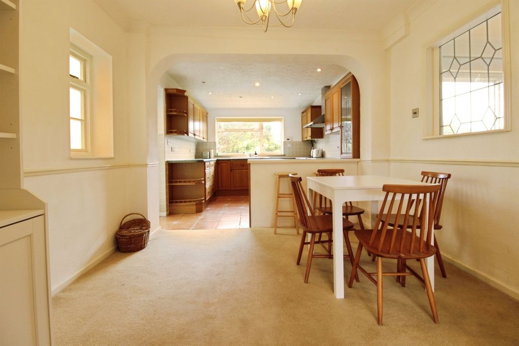 Property photo 2 of 21