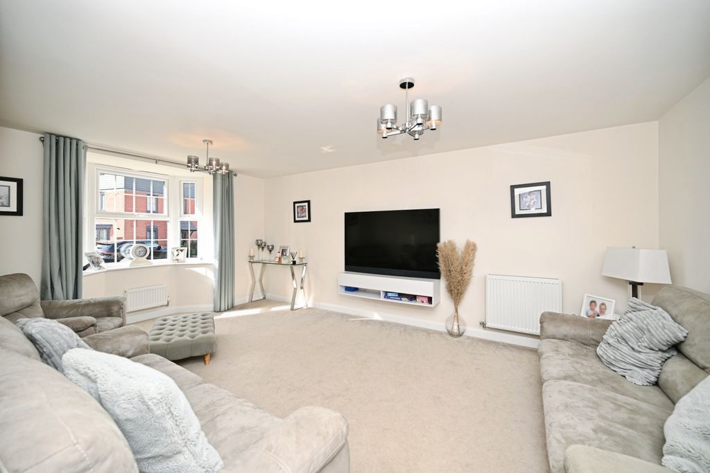 Property photo 2 of 22