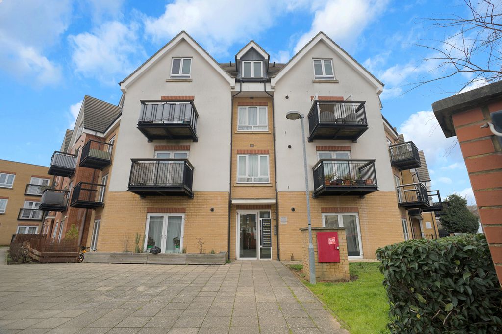 Property photo 1 of 11