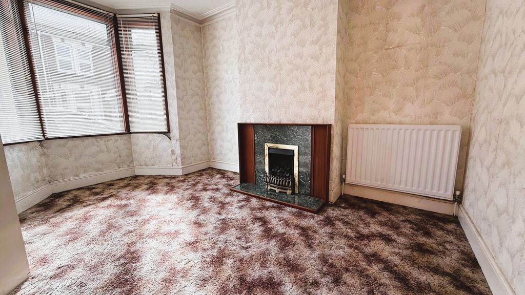 Property photo 2 of 12 5422405