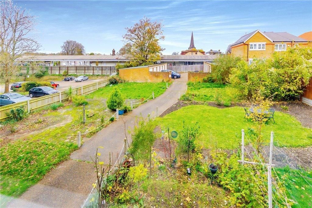Property photo 3 of 12