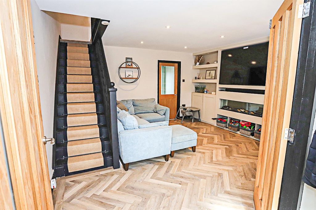 Property photo 2 of 13 Img_2438.Jpg